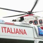 Ambulanza insieme all'elisoccorso